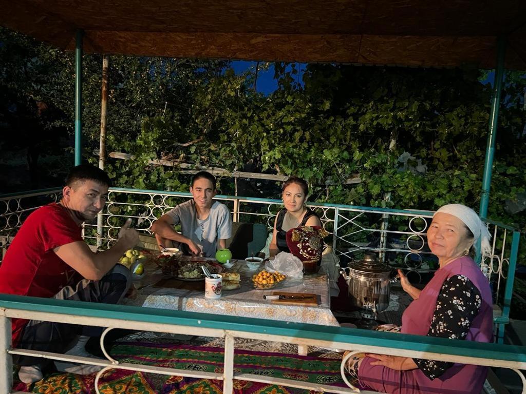 Guest House В Гостях У Лаззат Turkistan Exterior foto